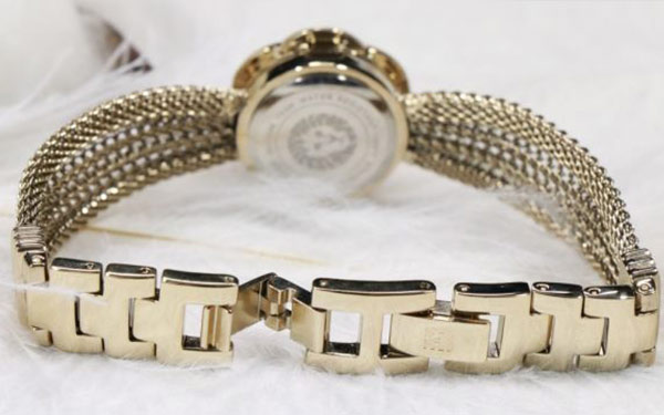 百達(dá)翡麗手表更換表扣