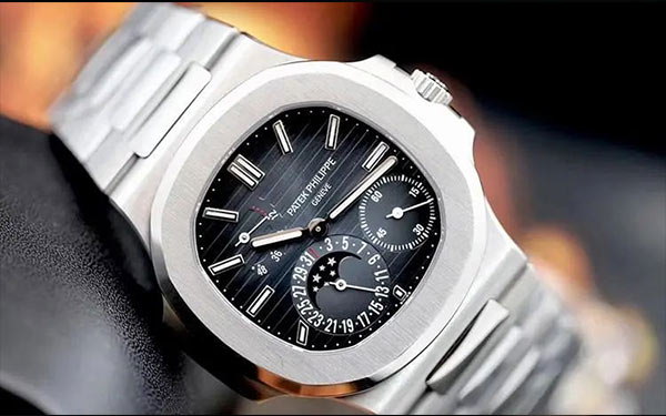 如何對(duì)百達(dá)翡麗手表金屬表帶進(jìn)行保養(yǎng)？