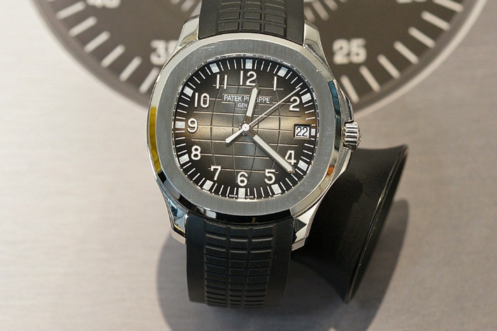 如何更換百達(dá)翡麗手表的表盤？（更換表盤的詳細(xì)步